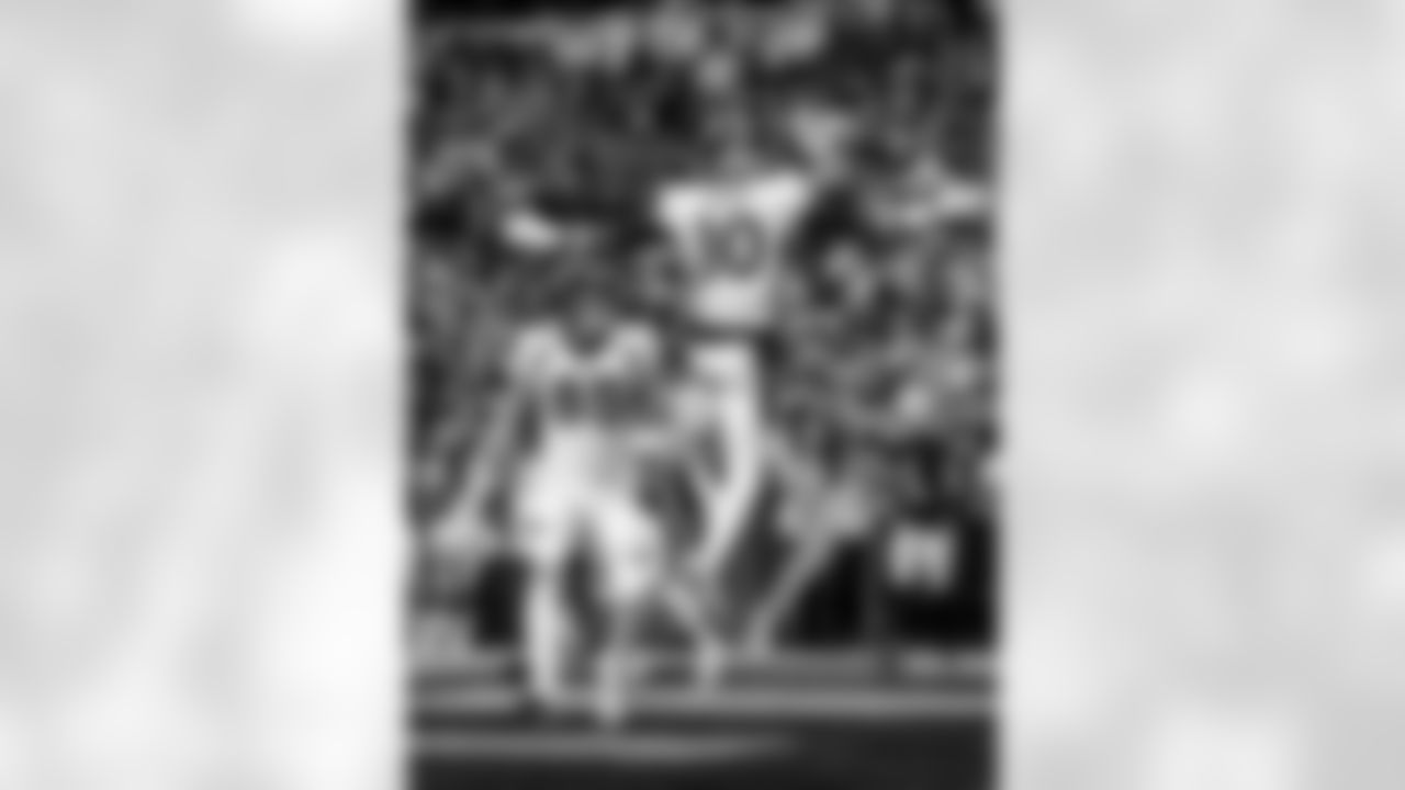 Jerry Jeudy during the Broncos' Week 18 game against the Las Vegas Raiders at Allegiant Stadium in Las Vegas, Nevada on January 7, 2024. Photo by Nicole Pennetta / Denver Broncos