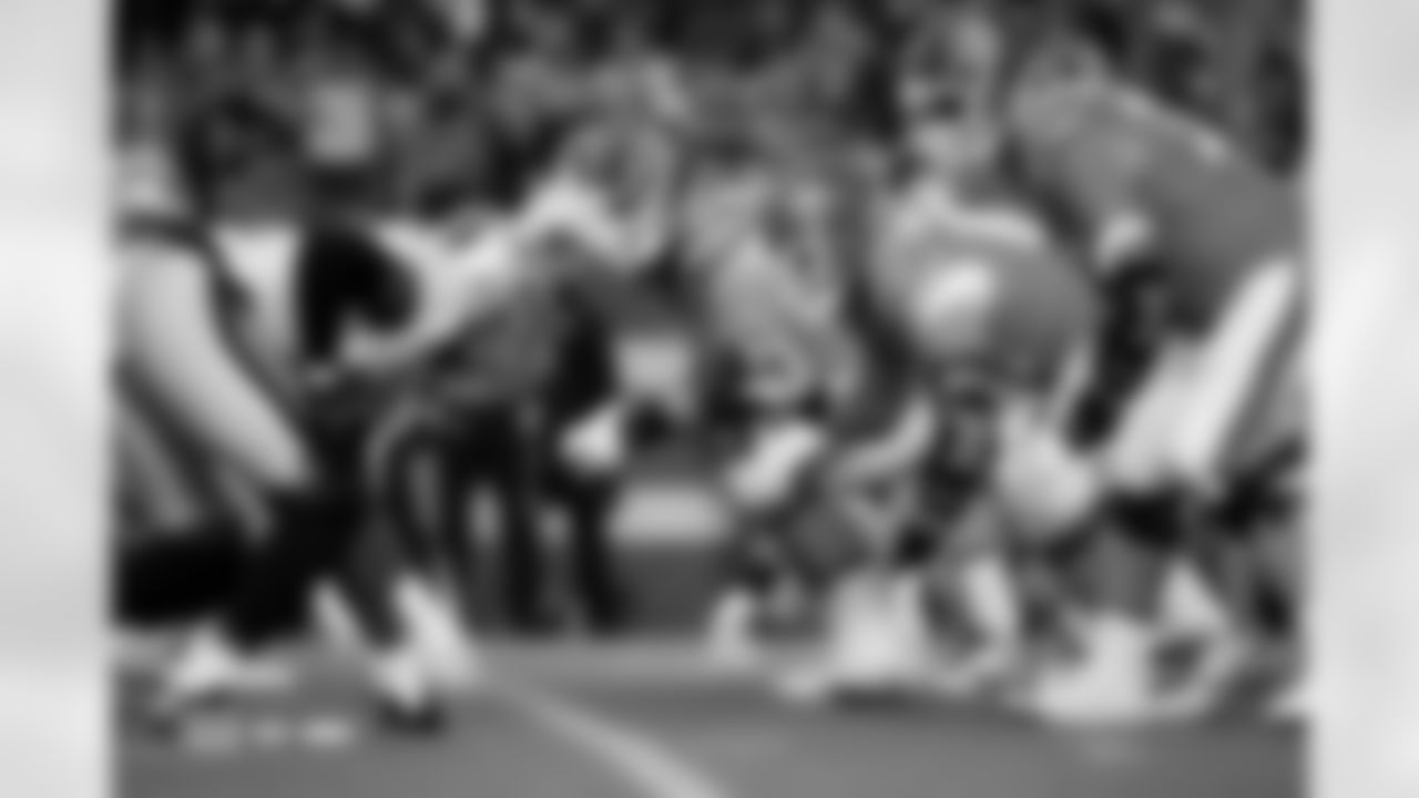 Luke Wattenberg during the Broncos' Week 10 game against the Las Vegas Raiders at Empower Field at Mile High in Denver, Colorado on November 6, 2025. Photo by Gavin Liddell / Denver Broncos