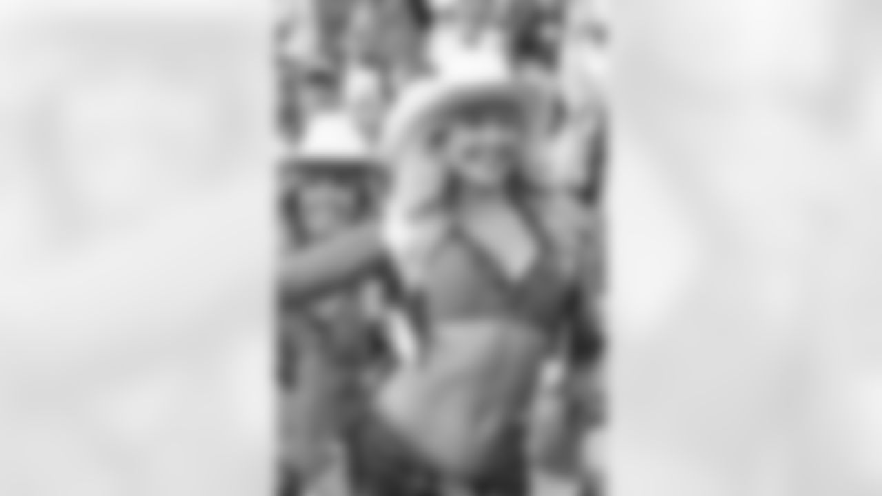 during the Broncos' Week 18 game against the Los Angeles Chargers at Empower Field at Mile High in Denver, Colorado on January 4, 2026. Photo by Adam Bratten / Denver Broncos