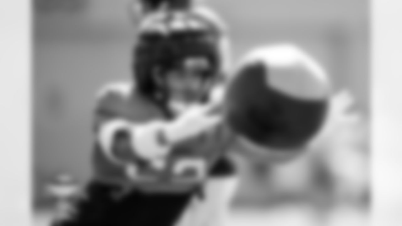 Jonah Elliss during practice at Broncos Park Powered by CommonSpirit on August 19, 2025 in Englewood, Colorado. Photo by Ben Swanson / Denver Broncos