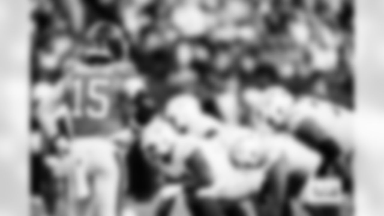 Nik Bonitto during the Broncos' Week 18 game against the Los Angeles Chargers at Empower Field at Mile High in Denver, Colorado on January 4, 2026. Photo by Ben Swanson / Denver Broncos