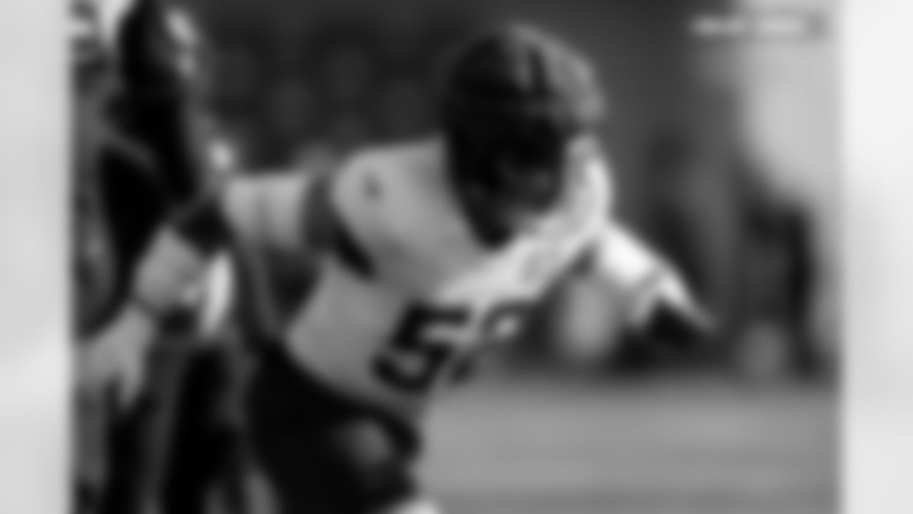 Jonah Elliss during practice at Broncos Park Powered by CommonSpirit in Englewood, Colorado on January 13, 2026. Photo by Ben Swanson / Denver Broncos