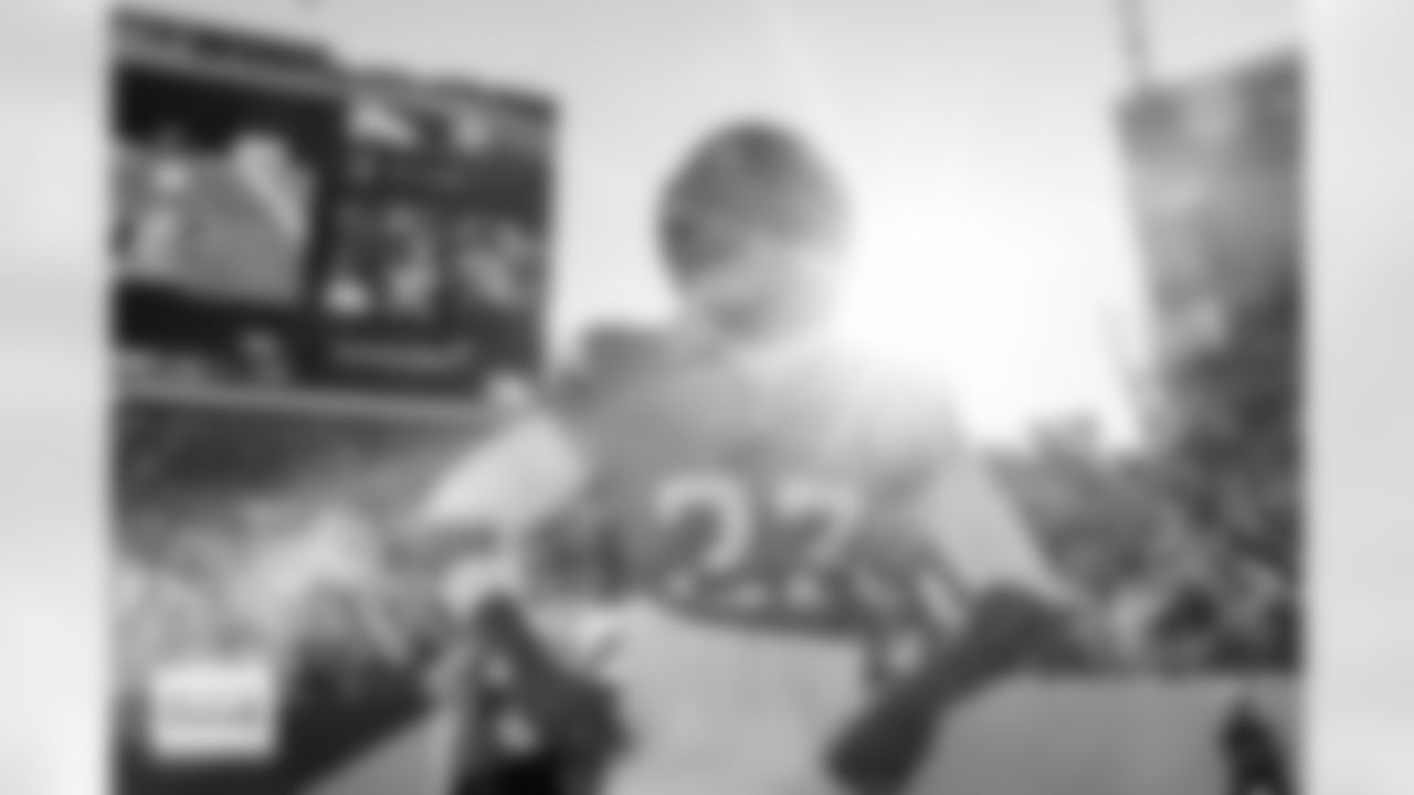 Denver Broncos cornerback Jahdae Barron (23) adjusts his pads before the Broncos' Week 11 game against the Kansas City Chiefs at Empower Field at Mile High in Denver, Colorado on November 16, 2025. Photo by Gabriel Christus / Denver Broncos