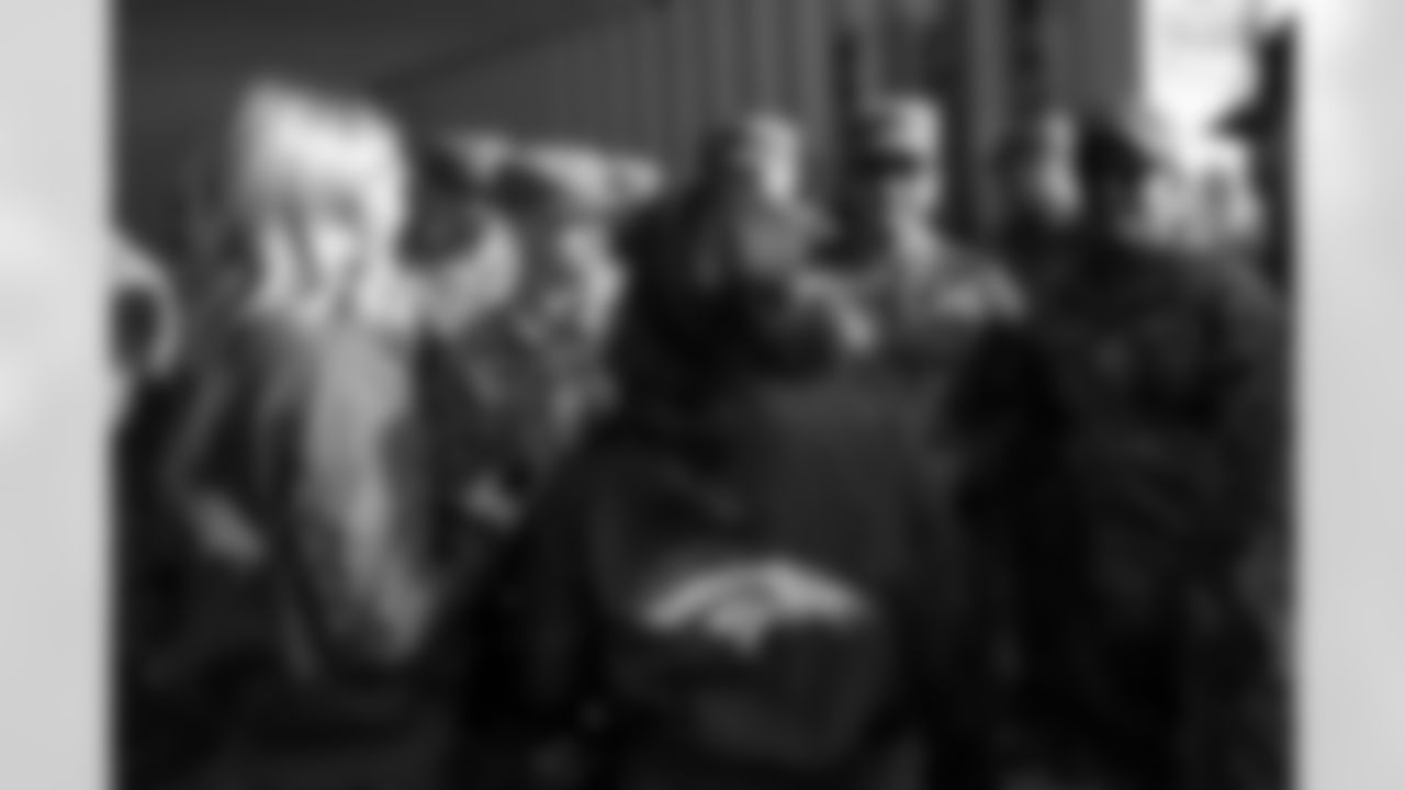 Denver Broncos Cheerleaders and Broncos alumni visit the United States Army post at Fort Carson during the Salute to Service Caravan on December 16, 2025. Photo by Ben Swanson / Denver Broncos