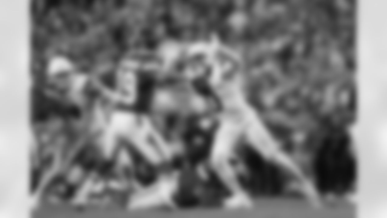 Jonathon Cooper (0) during the Broncos' Week 17 game against the Kansas City Chiefs at GEHA Field at Arrowhead Stadium in Kansas City, Missouri on December 25, 2025. Photo by Ben Swanson / Denver Broncos