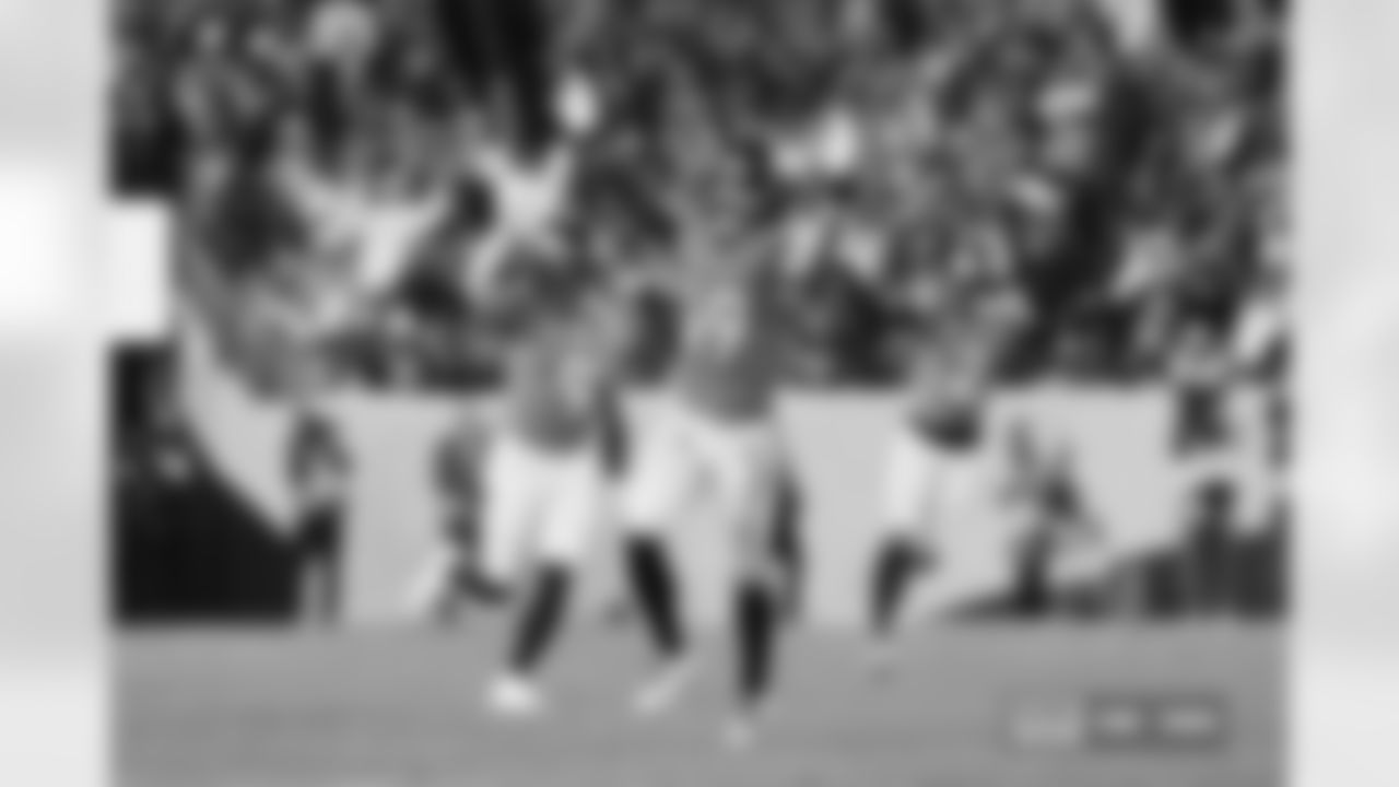 Alex Singleton (49) during the Broncos' Week 15 game against the Green Bay Packers at Empower Field at Mile High in Denver, Colorado on December 14, 2025. Photo by Ben Swanson / Denver Broncos