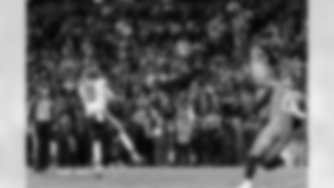 Nik Bonitto during the Broncos' Week 13 game against the Washington Commanders at Northwest Stadium in Landover, Maryland on November 30, 2025. Photo by Gabriel Christus / Denver Broncos