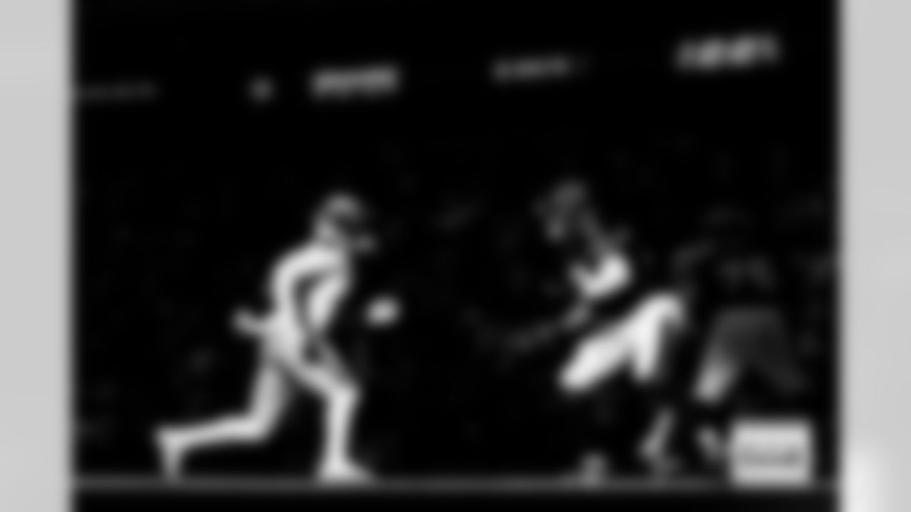 Denver Broncos linebacker Nik Bonitto (15) during the Broncos' Week 9 game against the Houston Texans at NRG Stadium in Houston, Texas on November 2, 2025. Photo by Ben Swanson / Denver Broncos