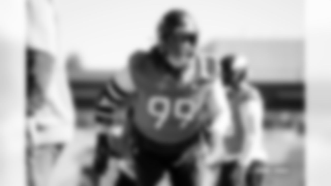 Zach Allen during practice at Broncos Park Powered by CommonSpirit in Englewood, Colorado on October 29, 2025. Photo by Ben Swanson / Denver Broncos