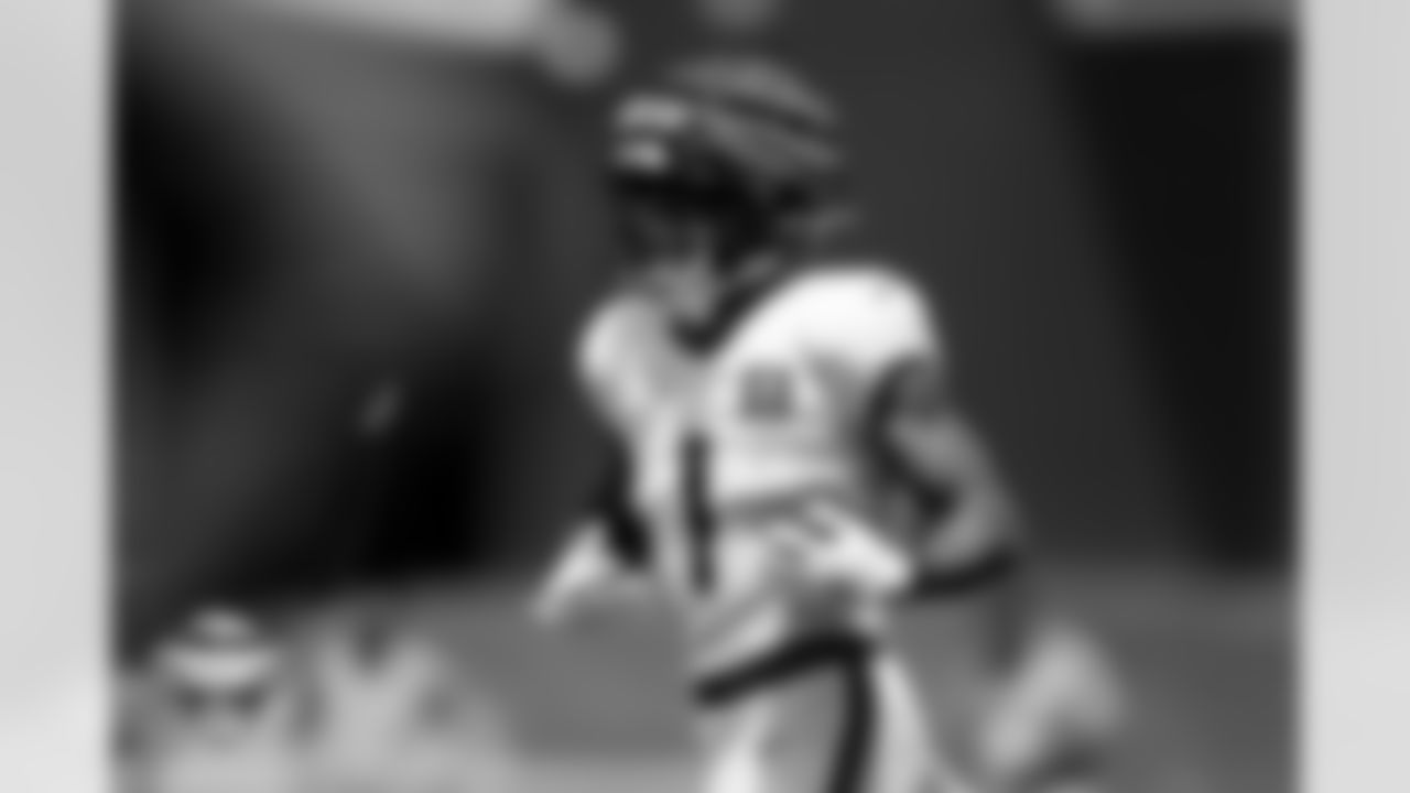 Evan Engram during a training camp practice at Broncos Park Powered by CommonSpirit on July 28, 2025 in Englewood, Colorado. Photo by Ben Swanson / Denver Broncos