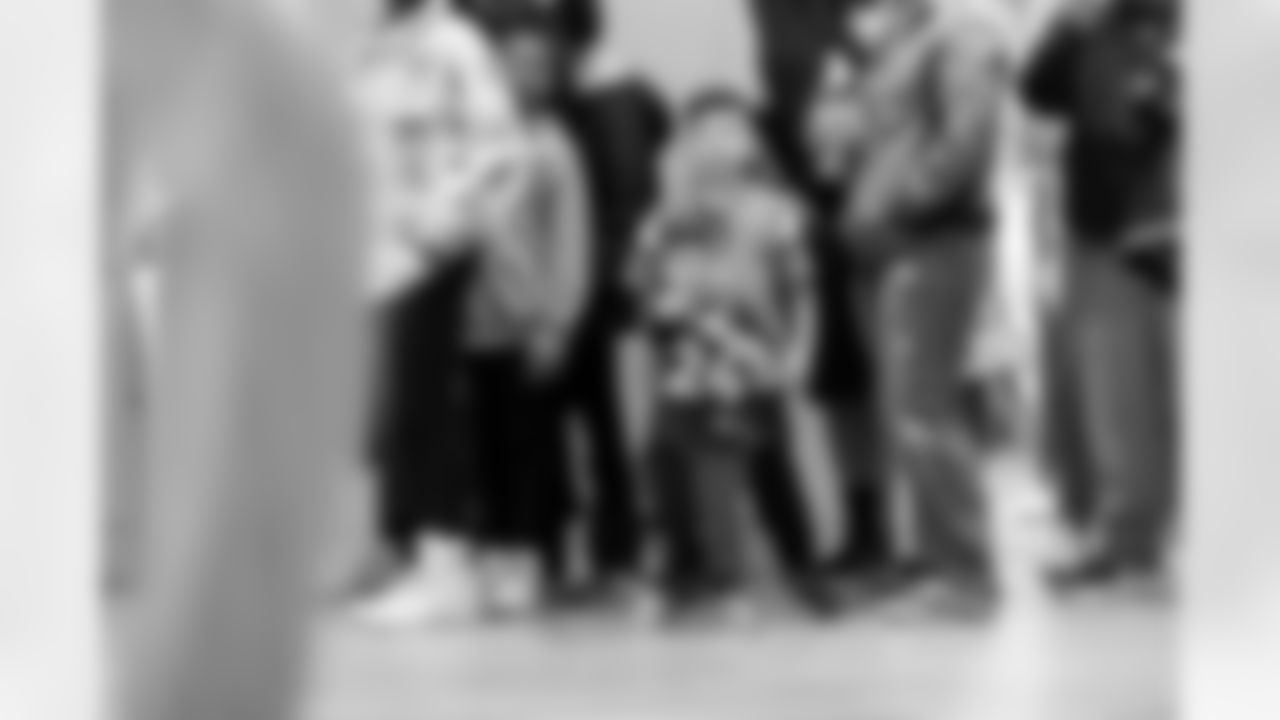 during a visit with military families on Saturday, November 29, 2025 at USO Warrior and Family Center in Fort Belvoir, Virginia.
Photo by Gabriel Christus / Denver Broncos