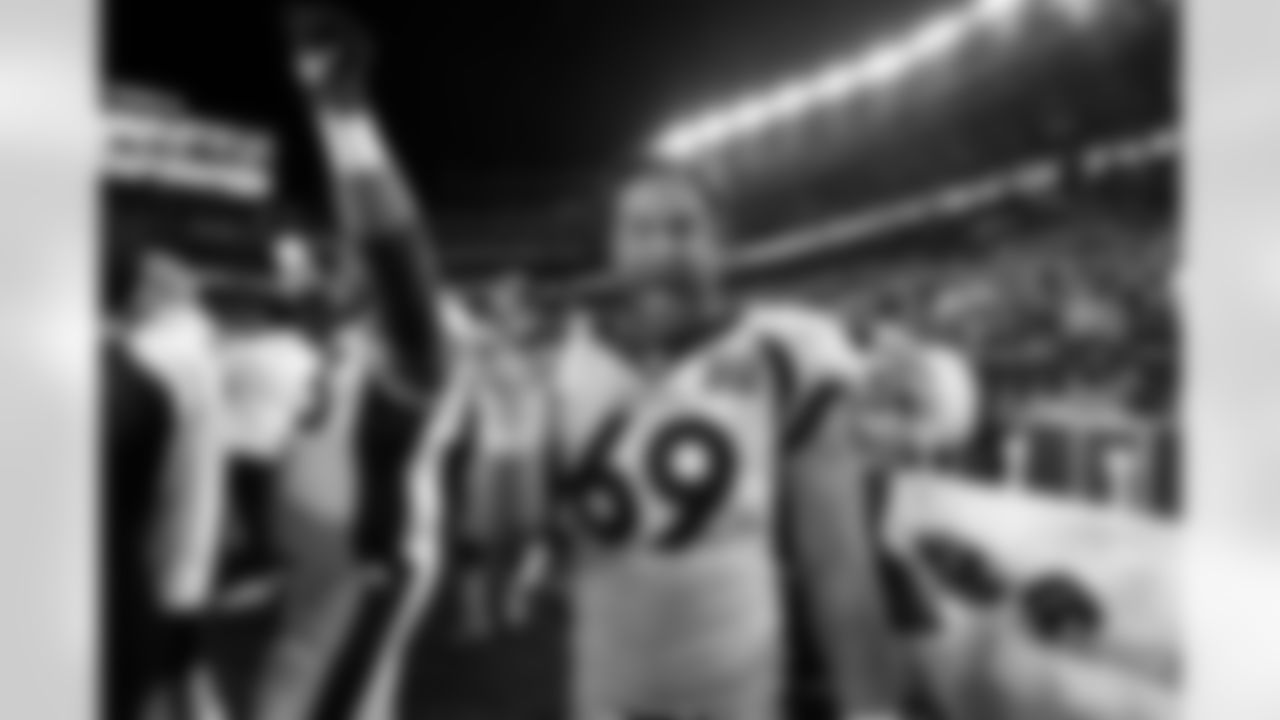 Denver Broncos guard Evan Mathis (69) begins celebrating during the final 23 seconds in the fourth quarter as Denver leads the Carolina Panthers 24-10 in the NFL Super Bowl 50 at Santa Clara, Calif. February 7, 2016 (Photo by Eric Lars Bakke/ Denver Broncos)