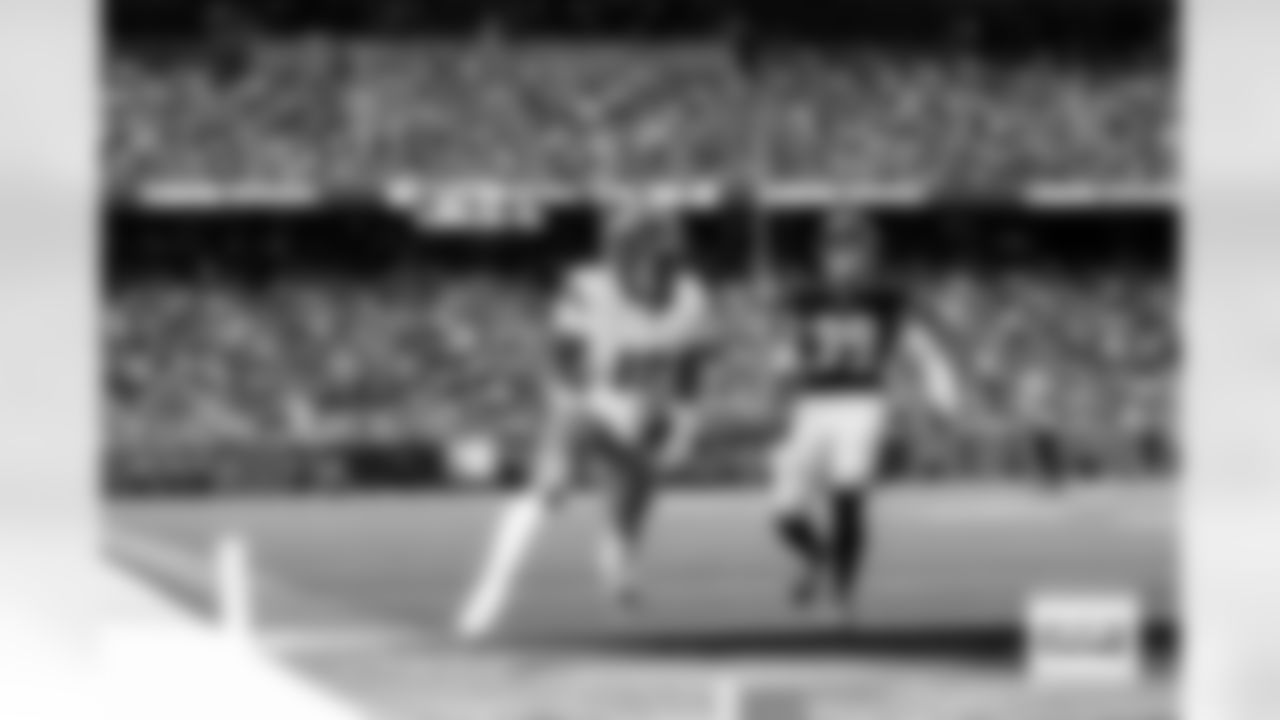 Denver Broncos running back RJ Harvey (12) makes a catch for a touchdown during the Broncos' Week 9 game against the Houston Texans at NRG Stadium in Houston, Texas on November 2, 2025. Photo by Ben Swanson / Denver Broncos