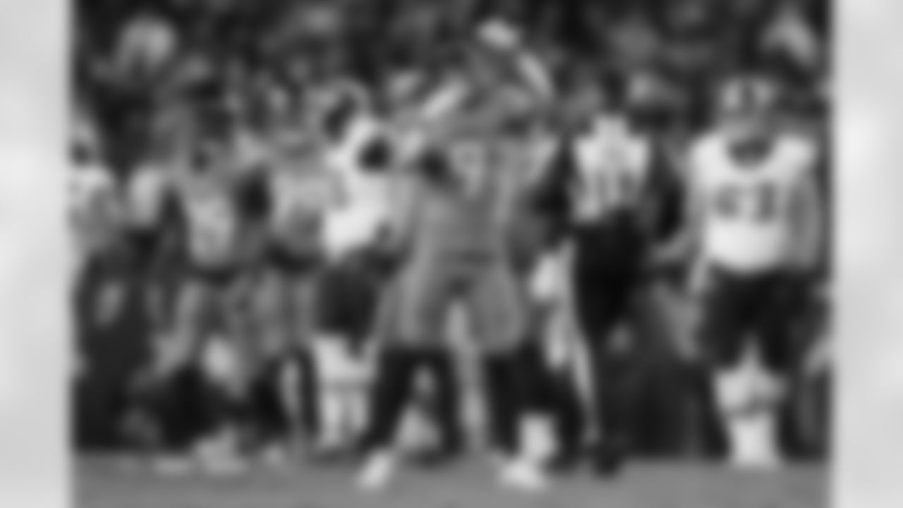 Talanoa Hufanga (9) during the Broncos' Week 13 game against the Washington Commanders at Northwest Stadium in Landover, Maryland on November 30, 2025. Photo by Gabriel Christus / Denver Broncos