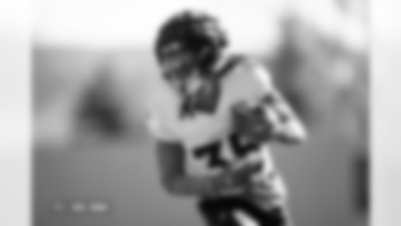 Reese Taylor during practice at Broncos Park Powered by CommonSpirit in Englewood, Colorado on November 13, 2025. Photo by Ben Swanson / Denver Broncos