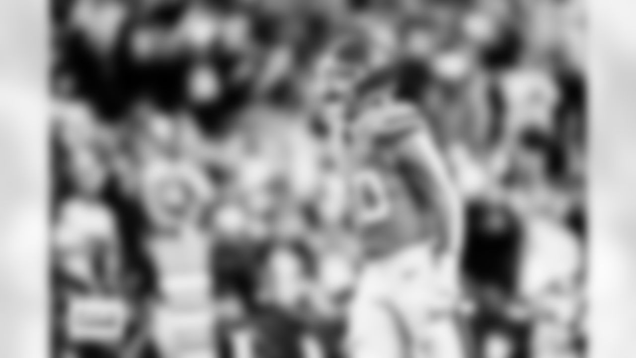 Justin Strnad during the Broncos' Week 18 game against the Los Angeles Chargers at Empower Field at Mile High in Denver, Colorado on January 4, 2026. Photo by Gabriel Christus / Denver Broncos