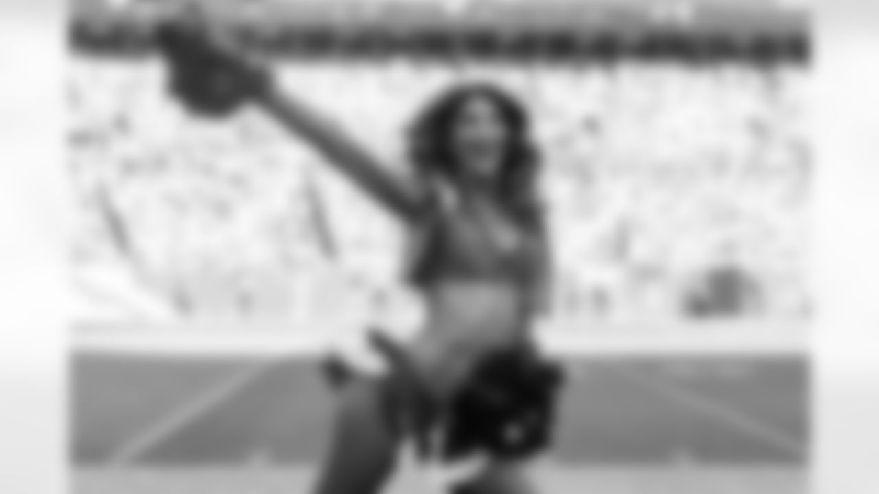 Denver Broncos Cheerleaders during the Broncos' Week 7 game against the New York Giants at Empower Field at Mile High in Denver, Colorado on October 19, 2025. Photo by Paul Cloud / Denver Broncos