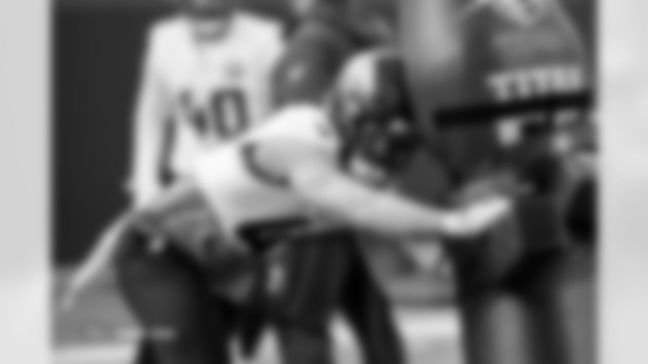 Alex Singleton during practice at Broncos Park Powered by CommonSpirit in Englewood, Colorado on October 3, 2025. Photo by Ben Swanson / Denver Broncos