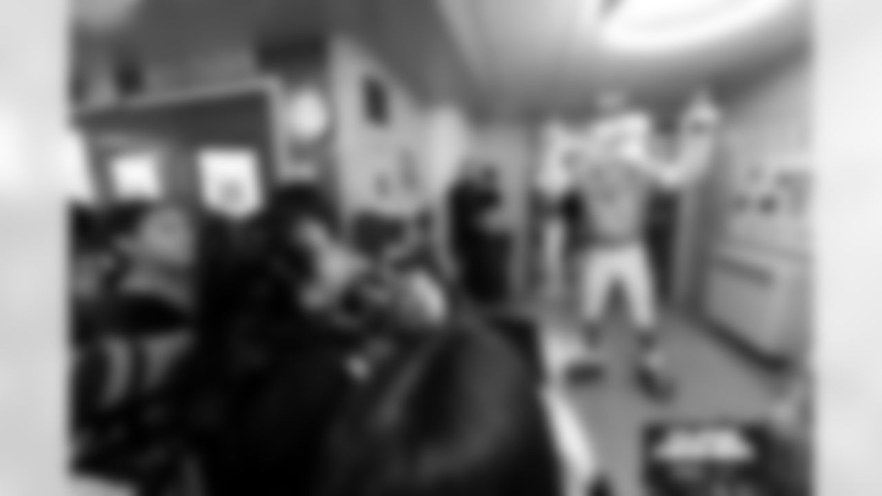 Miles the Mascot during a school hallway parade to celebrate the Denver Broncos making the playoffs on Thursday, January 15, 2026 at Montview Elementary School in Denver, Colorado.
Photo by Gabriel Christus / Denver Broncos