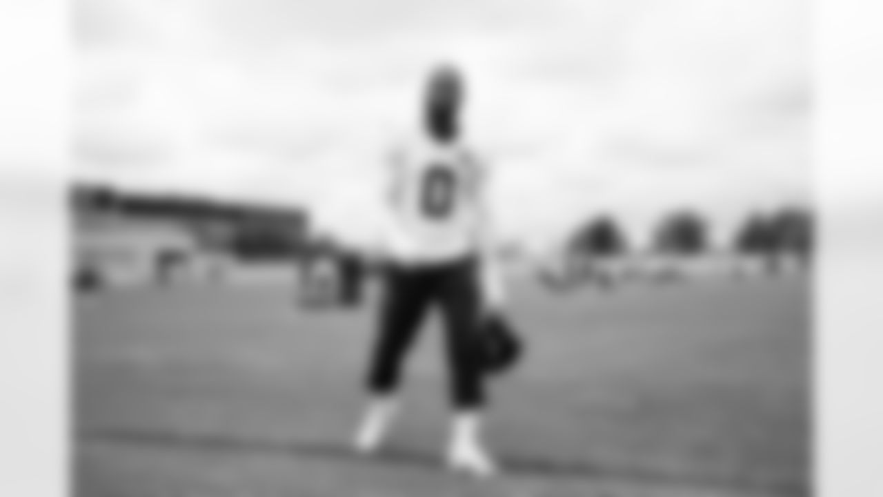 Jonathon Cooper during an OTA practice at Broncos Park Powered by CommonSpirit in Englewood, Colorado on May 29, 2025. Photo by Ben Swanson / Denver Broncos