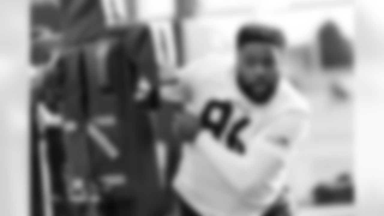 Eyioma Uwazurike during practice at Broncos Park Powered by CommonSpirit in Englewood, Colorado on December 23, 2025. Photo by Ben Swanson / Denver Broncos