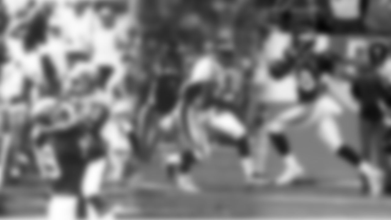 Longest Pass Play
80 yards – John Elway to Mark Jackson vs. Cleveland on Jan. 17, 1988; Elway to Rod Smith vs. Atlanta in Super Bowl XXXIII on Jan. 31, 1999; Tim Tebow to Demaryius Thomas vs. Pittsburgh on Jan. 8, 2012