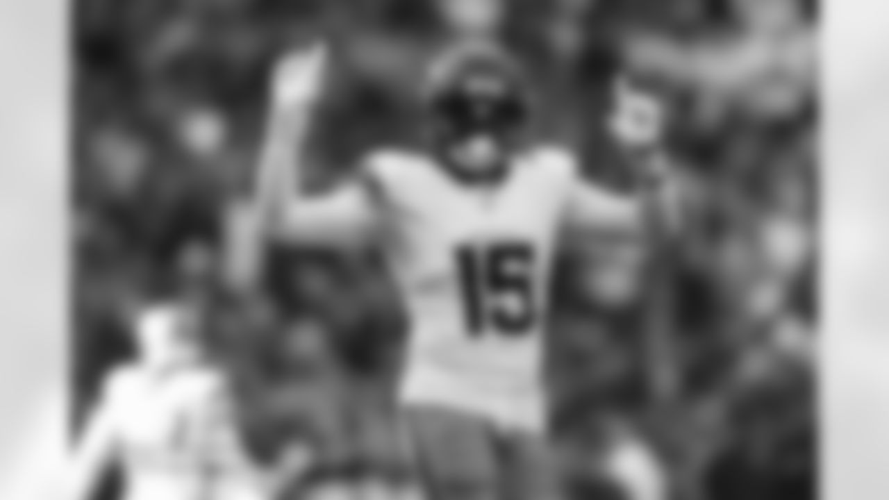 Nik Bonitto during the Broncos' Week 9 game against the Houston Texans at NRG Stadium in Houston, Texas on November 2, 2025. Photo by Gabriel Christus / Denver Broncos