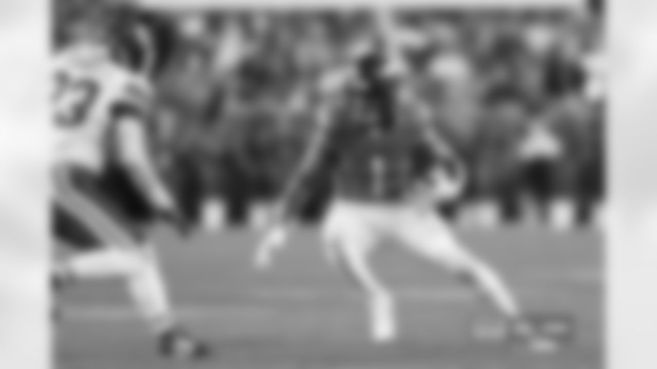 Evan Engram (1) during the Broncos' Week 11 game against the Kansas City Chiefs at Empower Field at Mile High in Denver, Colorado on November 16, 2025. Photo by Ben Swanson / Denver Broncos