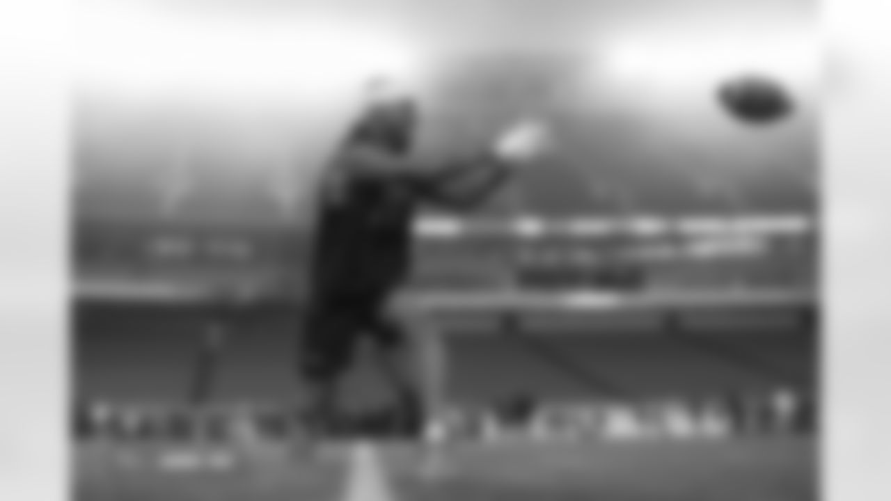 Evan Engram before the Broncos' Week 17 game against the Kansas City Chiefs at GEHA Field at Arrowhead Stadium in Kansas City, Missouri on December 25, 2025. Photo by Ben Swanson / Denver Broncos