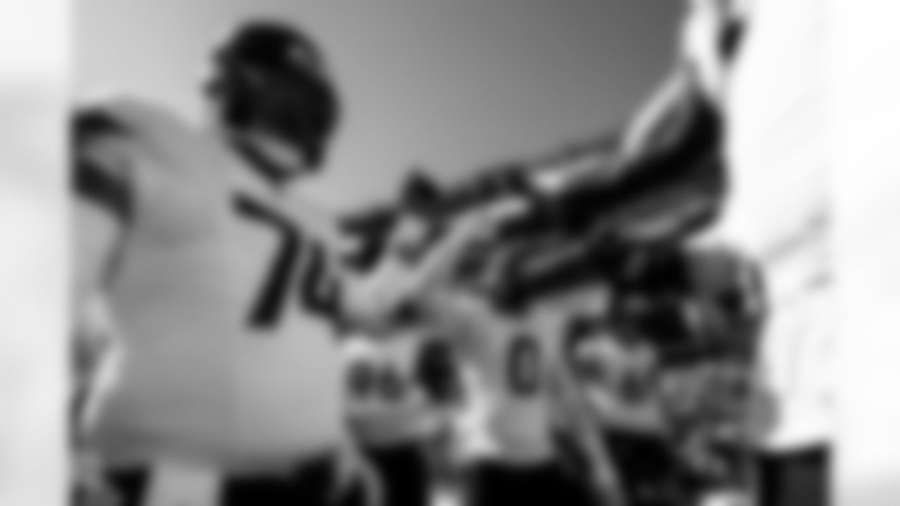 Denver Broncos linebacker Jonathon Cooper (0) gives a pregame speech to his teammates before the Broncos' Week 5 game against the Philadelphia Eagles at Lincoln Financial Field in Philadelphia, Pennsylvania on October 5, 2025. Photo by Gabriel Christus / Denver Broncos