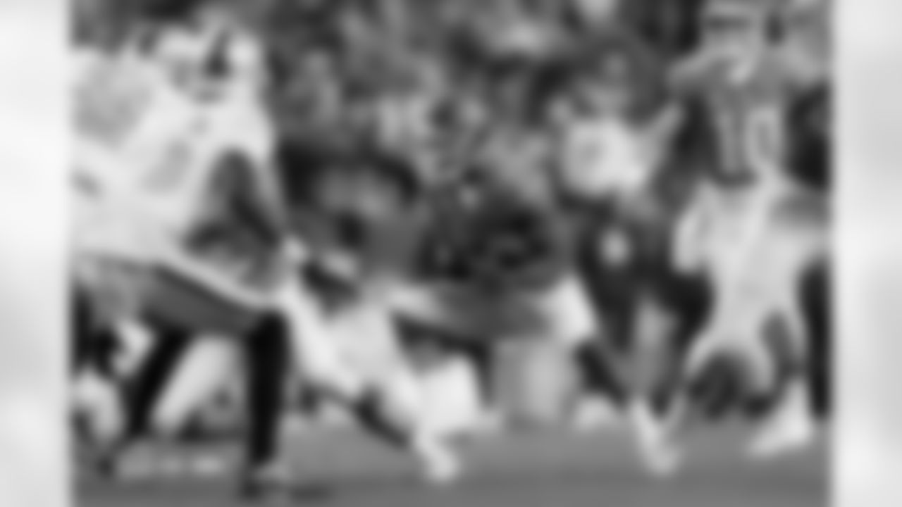 J.K. Dobbins (27) before the Broncos' Week 10 game against the Las Vegas Raiders at Empower Field at Mile High in Denver, Colorado on November 6, 2025. Photo by Ben Swanson / Denver Broncos