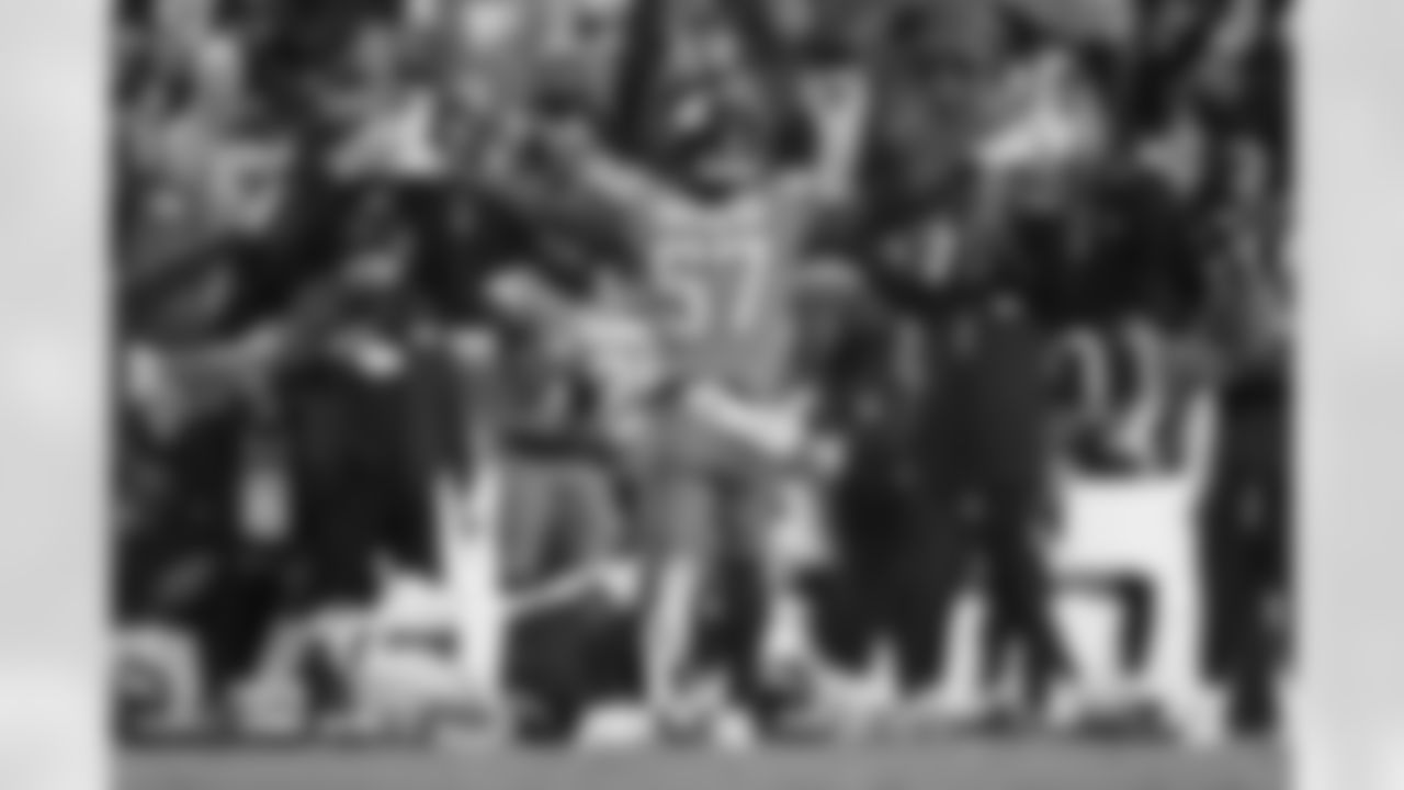 Dre Greenlaw (57) during the Broncos' Week 13 game against the Washington Commanders at Northwest Stadium in Landover, Maryland on November 30, 2025. Photo by Ben Swanson / Denver Broncos