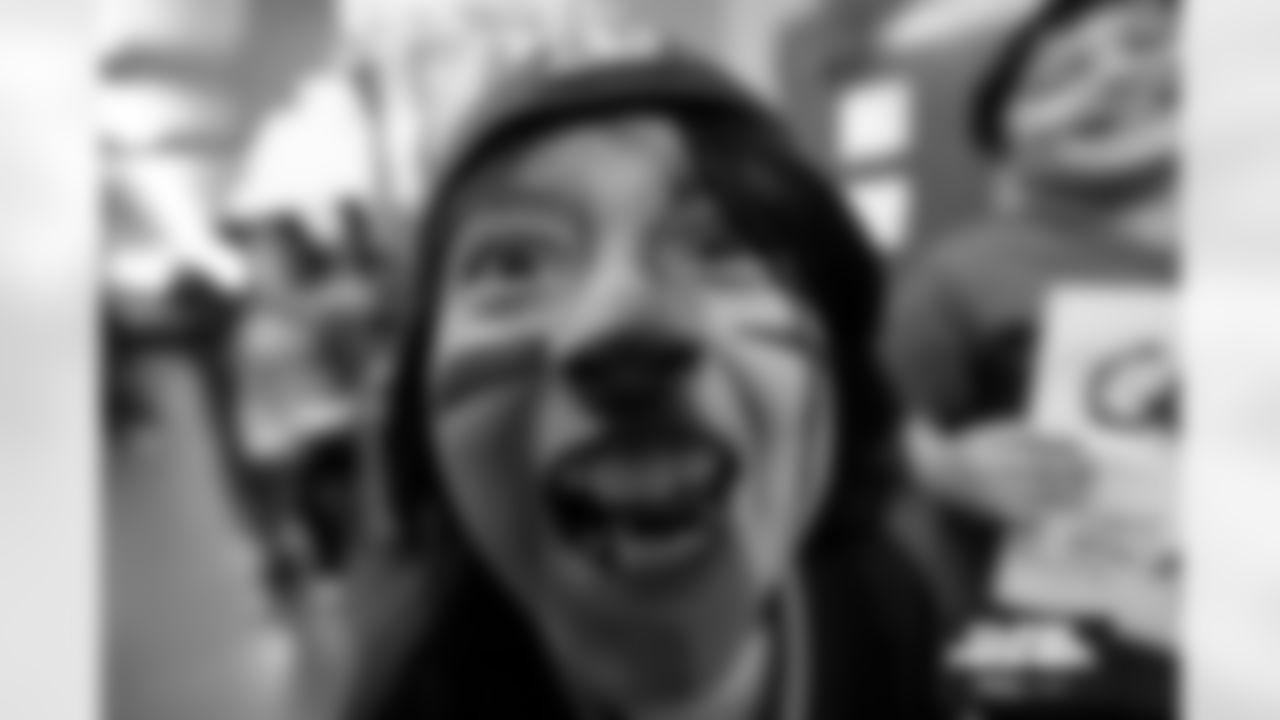 Students cheer on the Broncos during a school hallway parade to celebrate the Denver Broncos making the playoffs at Doull Elementary School in Denver, Colorado on January 16, 2026. Photo by Ben Swanson / Denver Broncos