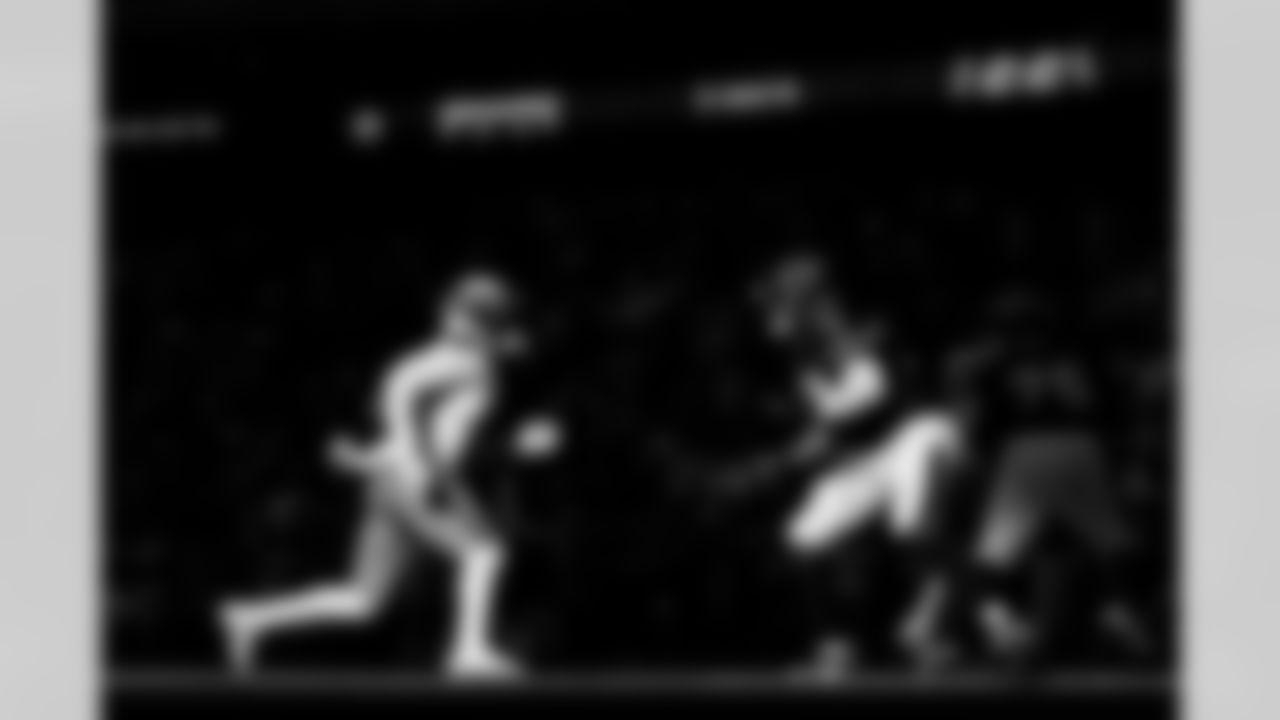 Denver Broncos linebacker Nik Bonitto (15) during the Broncos' Week 9 game against the Houston Texans at NRG Stadium in Houston, Texas on November 2, 2025. Photo by Ben Swanson / Denver Broncos