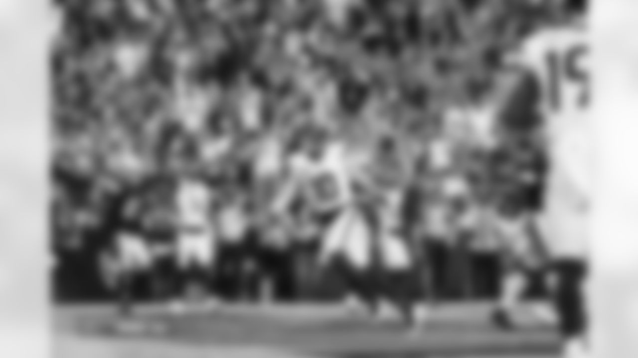 Bo Nix (10) during the Broncos' Week 14 game against the Las Vegas Raiders at Allegiant Stadium in Las Vegas, Nevada on December 7, 2025. Photo by Ben Swanson / Denver Broncos