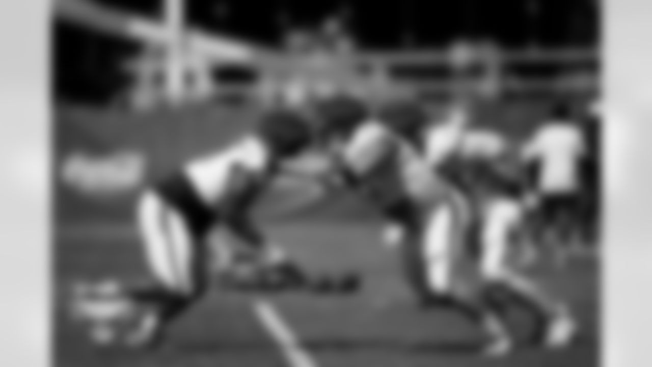 Quinn Meinerz during practice at Broncos Park Powered by CommonSpirit on August 19, 2025 in Englewood, Colorado. Photo by Ben Swanson / Denver Broncos