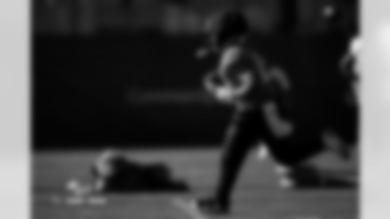 RJ Harvey during practice at Broncos Park Powered by CommonSpirit in Englewood, Colorado on November 27, 2025. Photo by Ben Swanson / Denver Broncos