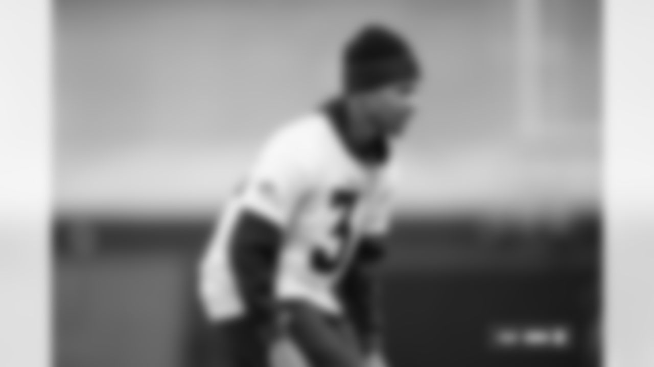 Kris Abrams-Draine during practice at Broncos Park Powered by CommonSpirit in Englewood, Colorado on November 4, 2025. Photo by Gabriel Christus / Denver Broncos