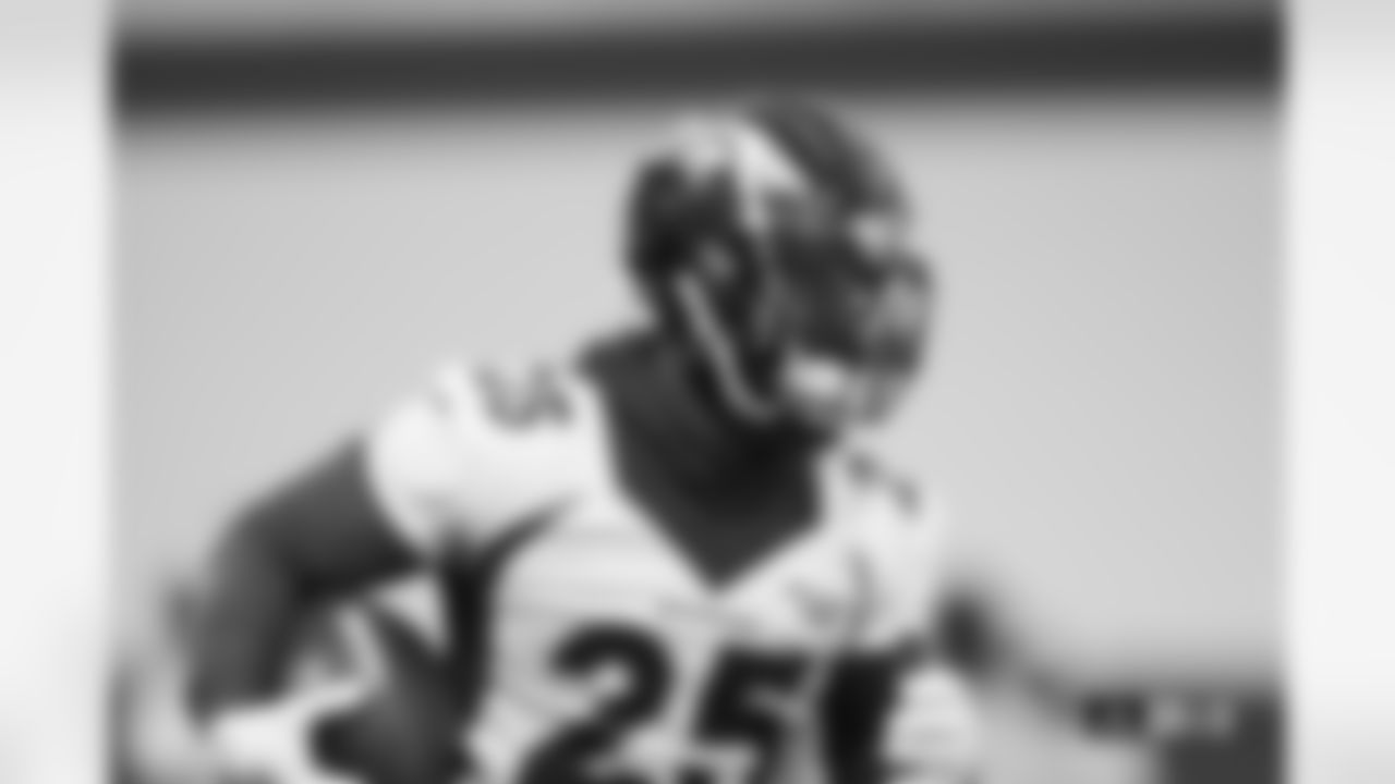 Samaje Perine during practice on Thursday, January 4, 2024 at Centura Health Training Center in Englewood, Colorado.
Photo by Gabriel Christus / Denver Broncos