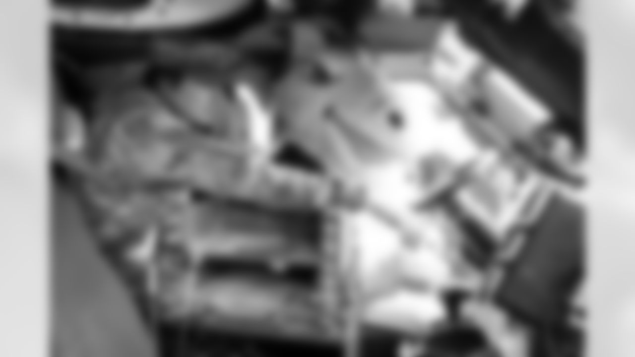 Denver Broncos Cheerleaders and Broncos alumni visit the United States Army post at Fort Carson during the Salute to Service Caravan on December 16, 2025. Photo by Ben Swanson / Denver Broncos