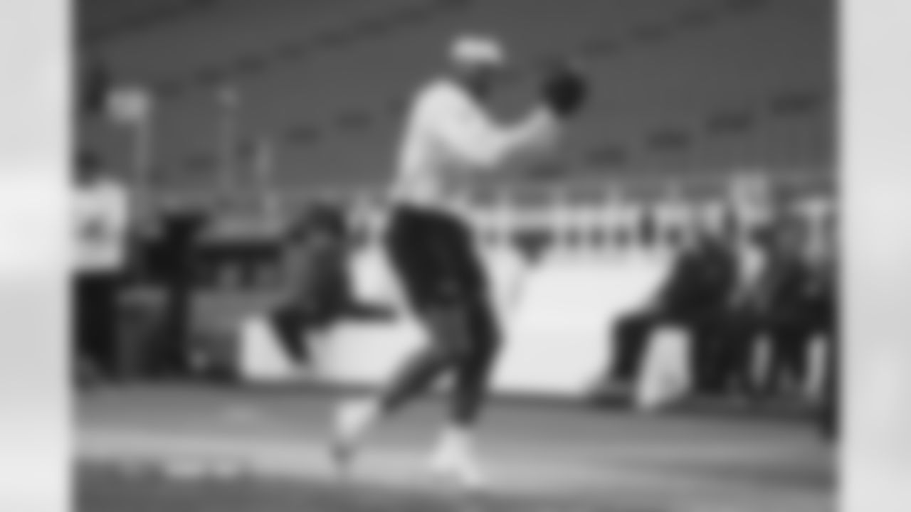 Courtland Sutton (14) before the Broncos' Week 17 game against the Kansas City Chiefs at GEHA Field at Arrowhead Stadium in Kansas City, Missouri on December 25, 2025. Photo by Ben Swanson / Denver Broncos