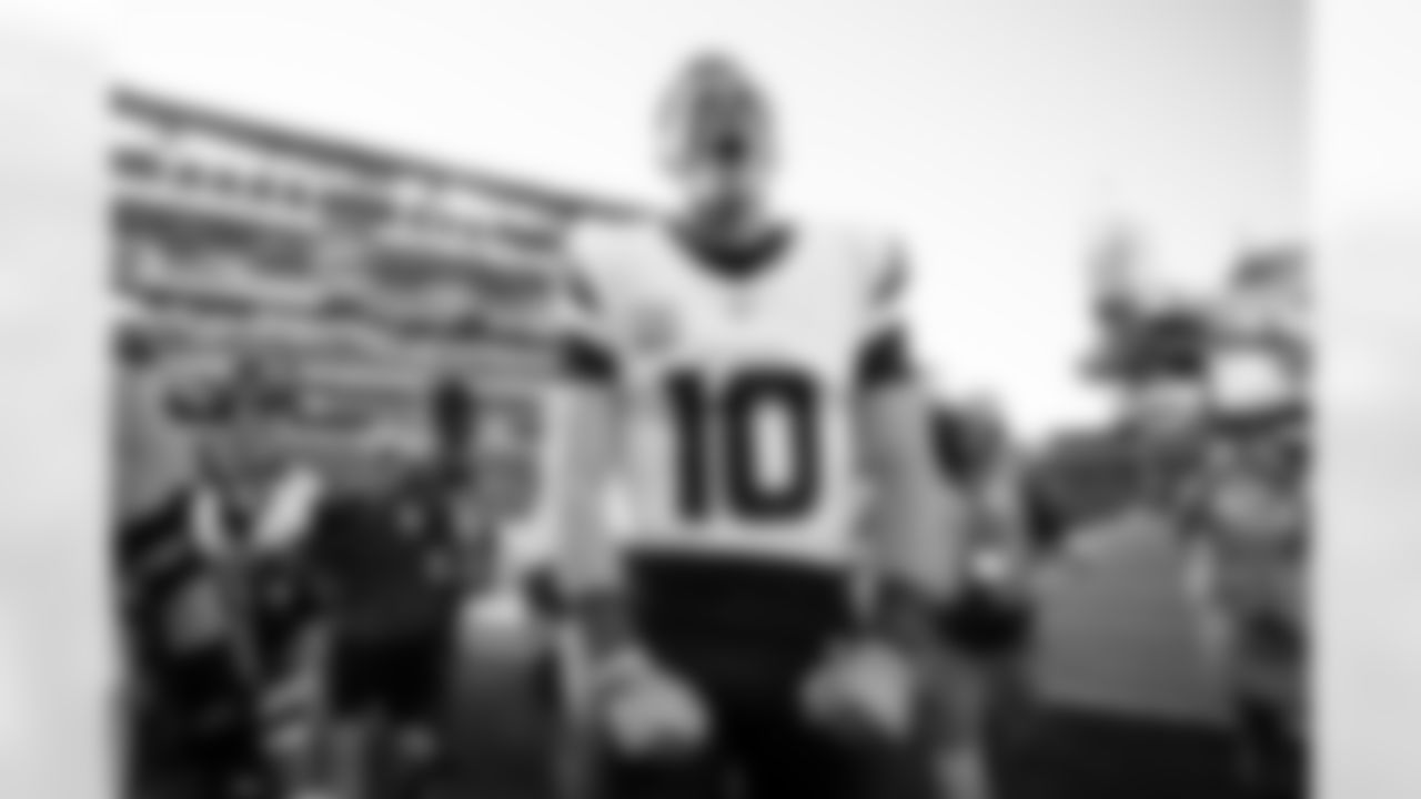 Denver Broncos quarterback Bo Nix (10) celebrates after the Broncos' Week 5 game against the Philadelphia Eagles at Lincoln Financial Field in Philadelphia, Pennsylvania on October 5, 2025. Photo by Ben Swanson / Denver Broncos