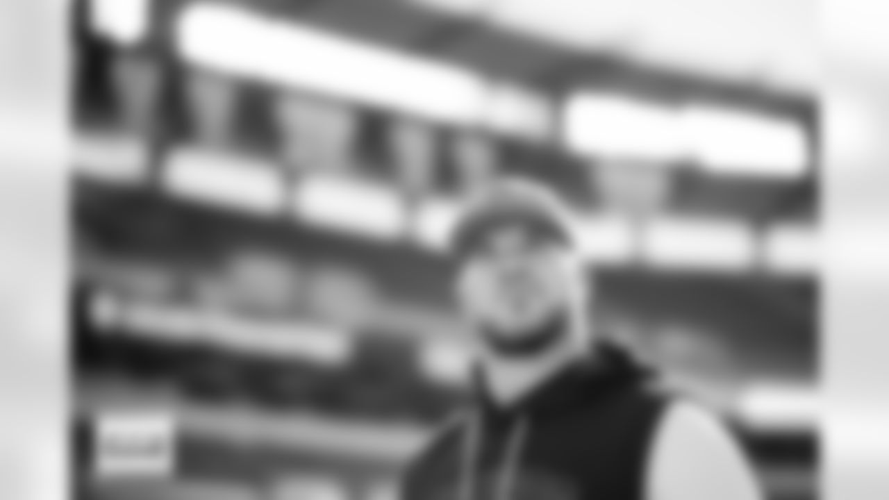 Mike McGlinchey before the Broncos' Week 5 game against the Philadelphia Eagles at Lincoln Financial Field in Philadelphia, Pennsylvania on October 5, 2025. Photo by Ben Swanson / Denver Broncos