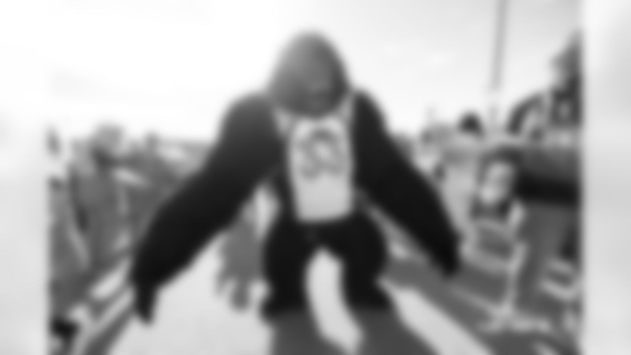 Fans before the Broncos' Week 18 game against the Los Angeles Chargers at Empower Field at Mile High in Denver, Colorado on January 4, 2026. Photo by Ben Swanson / Denver Broncos