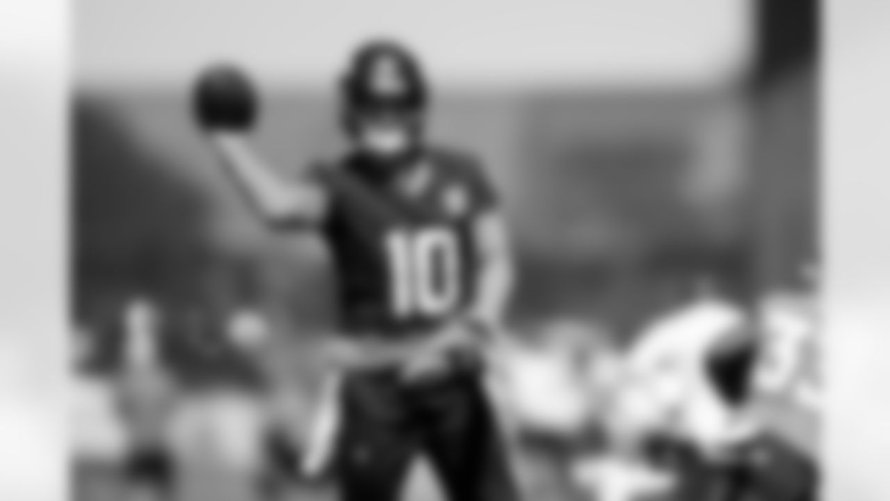 Bo Nix during practice on Thursday, September 19, 2024 at Broncos Park Powered by CommonSpirit in Englewood, Colorado.
Photo by Gabriel Christus / Denver Broncos