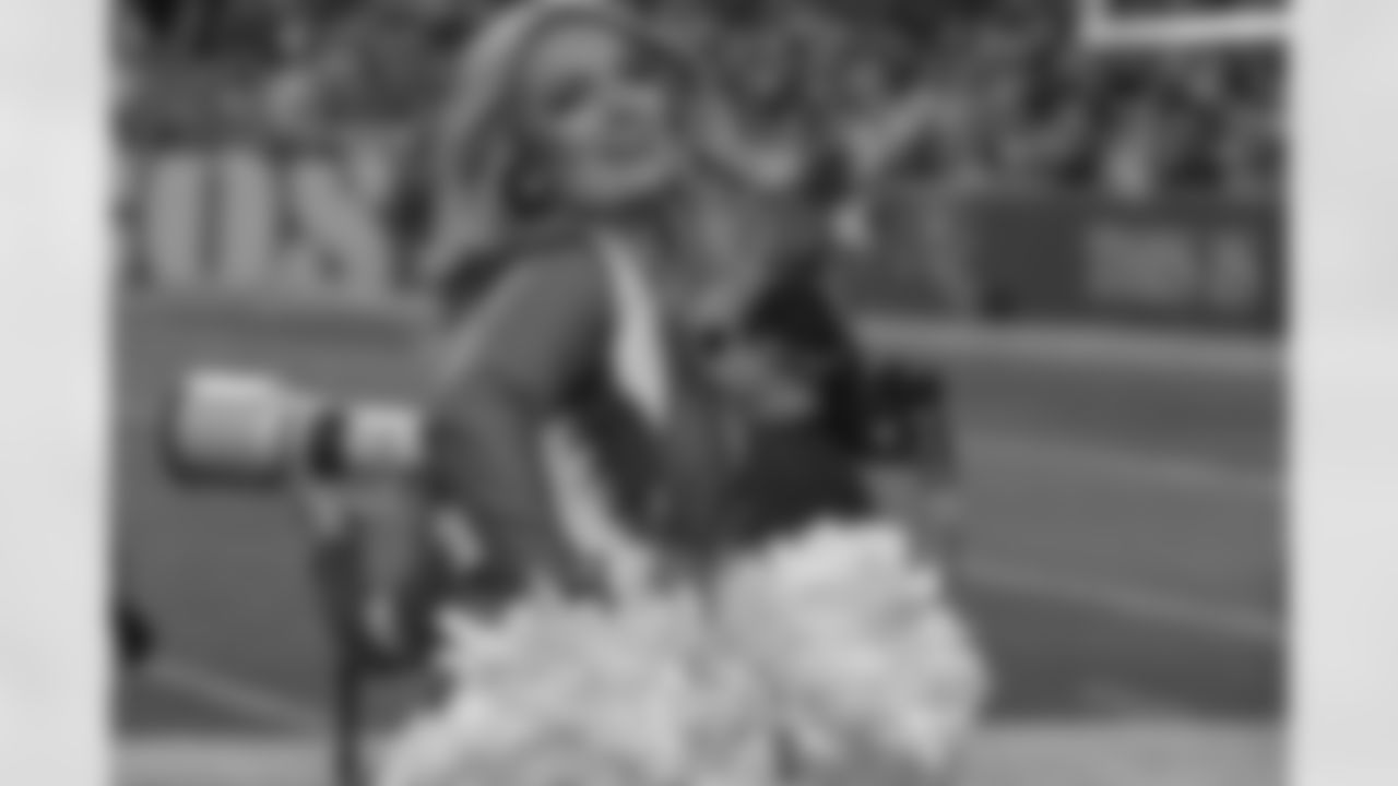 Denver Broncos Cheerleaders during the Broncos' Week 18 game against the Los Angeles Chargers at Empower Field at Mile High in Denver, Colorado on January 4, 2026. Photo by Paul Cloud / Denver Broncos