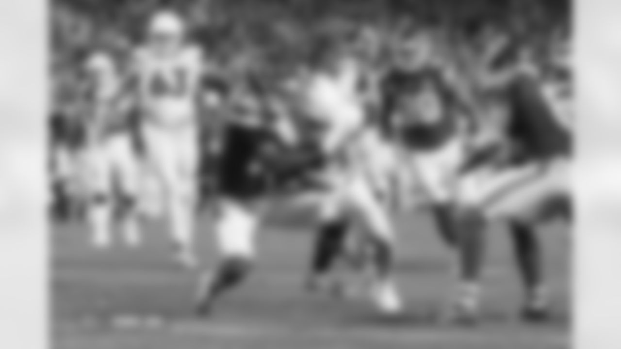 Bo Nix (10) during the Broncos' Week 17 game against the Kansas City Chiefs at GEHA Field at Arrowhead Stadium in Kansas City, Missouri on December 25, 2025. Photo by Ben Swanson / Denver Broncos