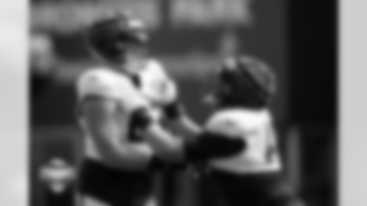 Alex Palczewski and Mike McGlinchey during a training camp practice at Broncos Park Powered by CommonSpirit on Saturday, August 2, 2025 in Englewood, Colorado.
Photo by Gabriel Christus / Denver Broncos