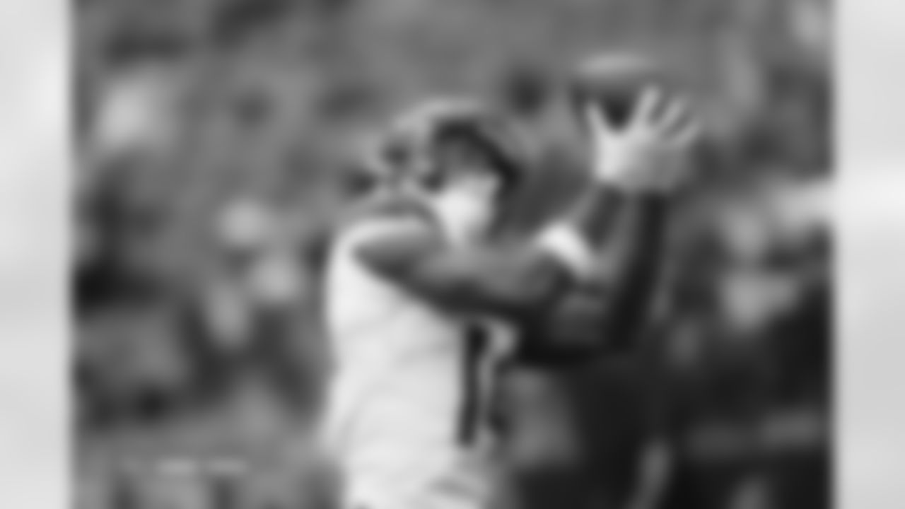 Courtland Sutton (14) before the Broncos' Week 9 game against the Houston Texans at NRG Stadium in Houston, Texas on November 2, 2025. Photo by Ben Swanson / Denver Broncos