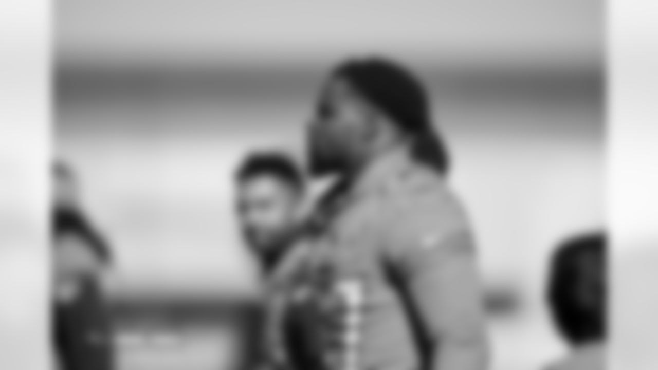 Dre Greenlaw during practice at Broncos Park Powered by CommonSpirit in Englewood, Colorado on October 30, 2025. Photo by Gabriel Christus / Denver Broncos